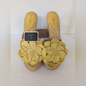 Shoes  Leather Yellow Flower Sandals Never Worn Size 7